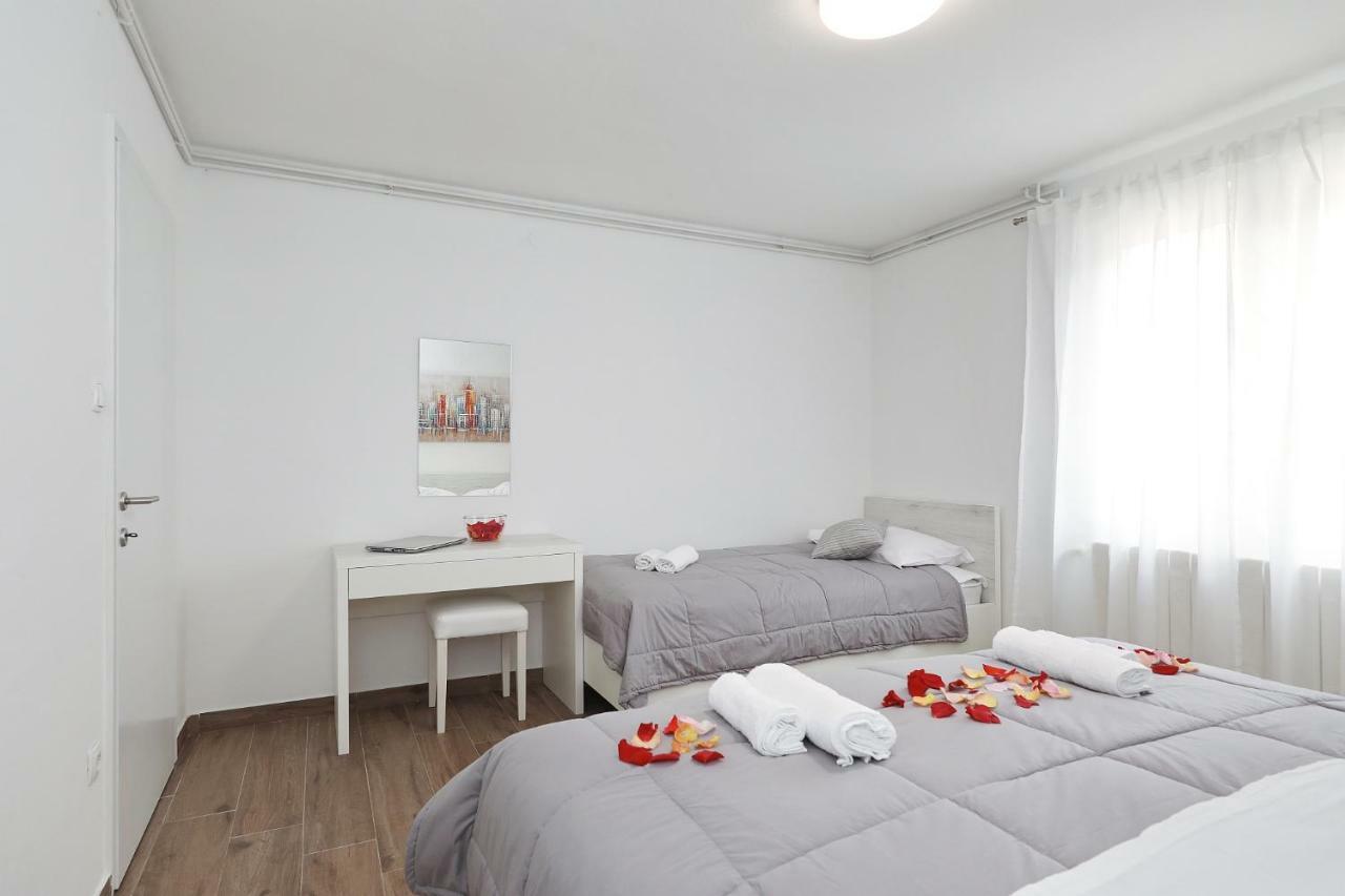 Apartmani Strpic บีโอกราดนาโมรู ภายนอก รูปภาพ